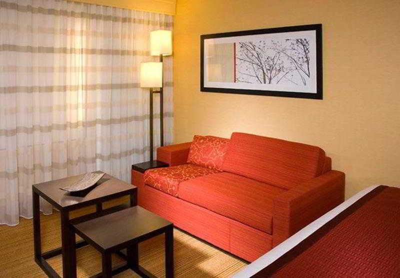 Courtyard By Marriott Greenville Downtown Exterior photo